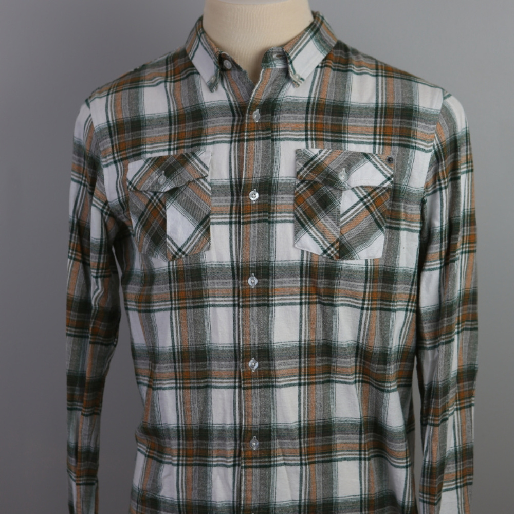 Analog Flannel Plaid L NWOT